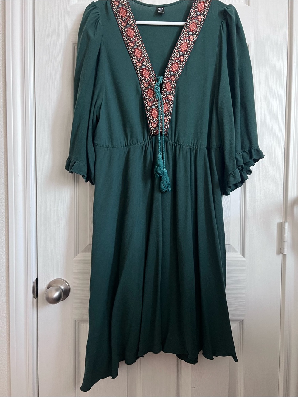 SHEIN Dark Green Embroidered V-Neck Midi Dress with Tassel